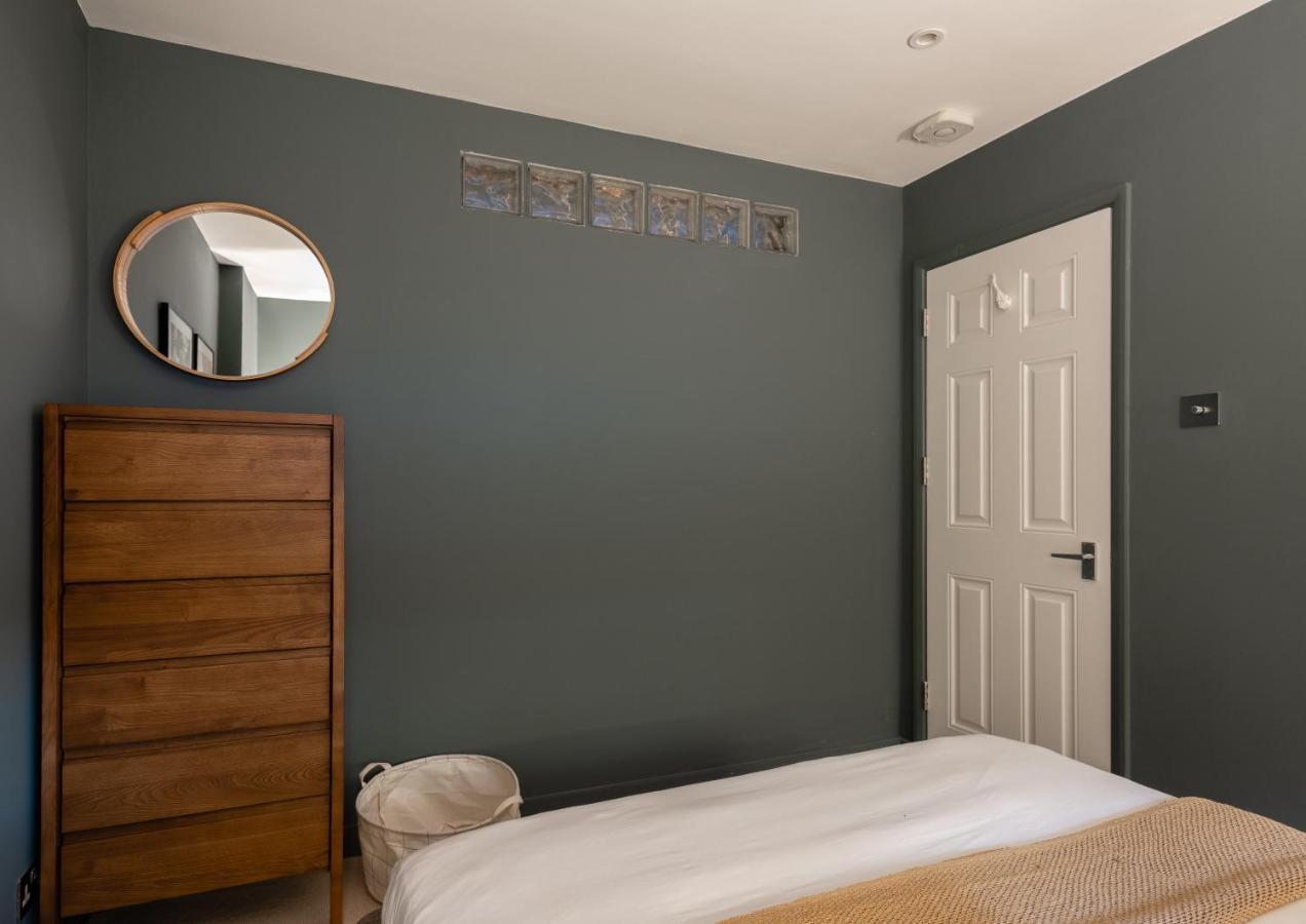 The Heart Of Shepherds Bush - Modern 2Bdr Apartment With Garden Londra Exterior foto
